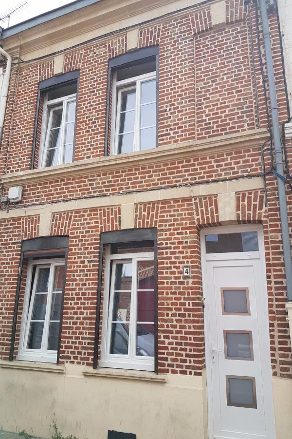 SUPERBE F1 PROCHE GARE ET CENTRE VILLE