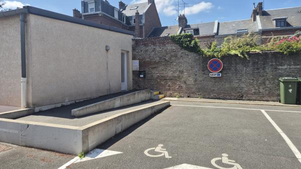 Bureaux au cœur du quartier Henriville