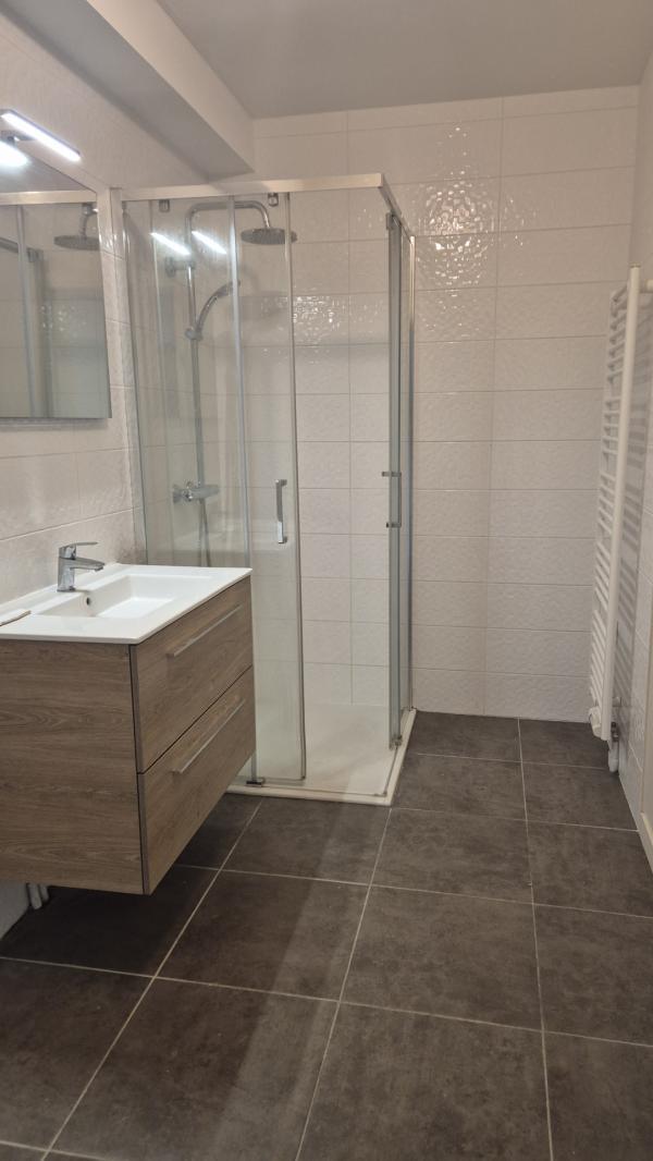 Beau T3 neuf proche centre ville